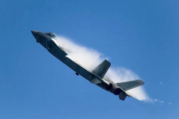 歼-20设计师给这对军迷双胞胎兄弟写了封信！