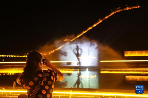 夏日避暑 夜赏长城