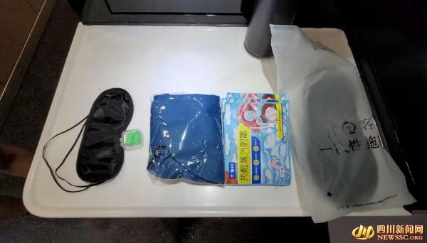 今日发车！带你沉浸式体验蓉港高铁