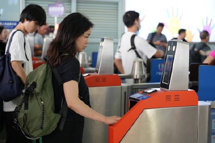 7月1日起广州南站列车开行有变化 部分热门方向列车由8节车厢调整为16节