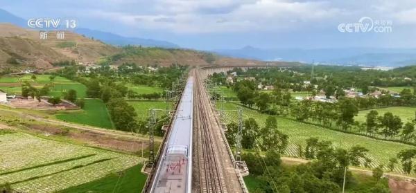 铁路客货运输服务品质不断提升 旅客、货主体验更好 铁路客货运输服务品质不断提升 旅客、货主体验更好