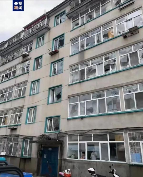 黑龙江一地遭遇冰雹袭击，最大冰雹直径9厘米