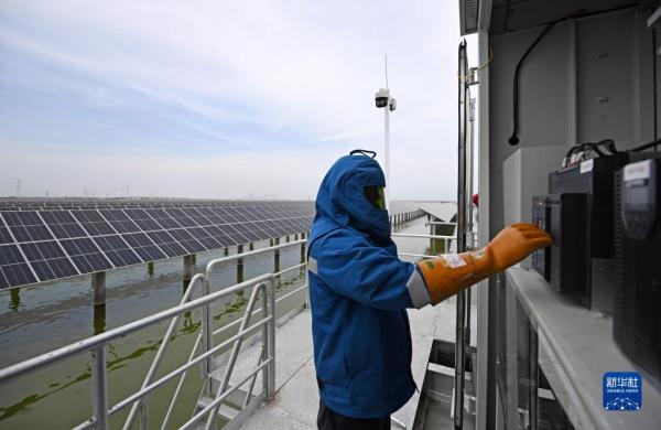 “盐光互补”助力能源结构转型 “盐光互补”助力能源结构转型