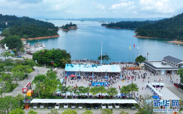 广东河源:万绿湖开渔迎丰收 广东河源:万绿湖开渔迎丰收