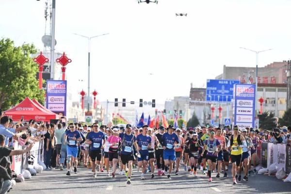 草原王自行车及跑步挑战赛开赛