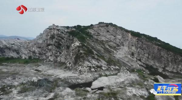 连云港161栋房屋现“房裂裂”！与附近开山炸石有无关系？