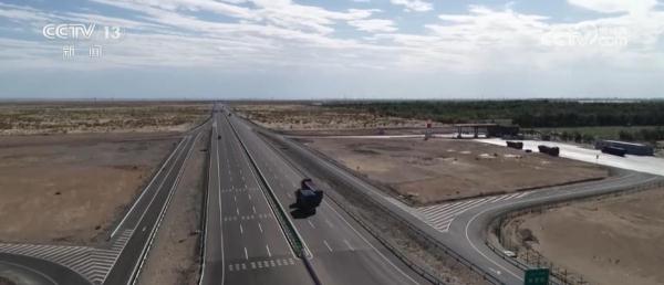 新疆东部地区形成高速公路环线 现代交通网络体系更加完善