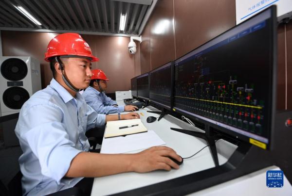 “盐光互补”助力能源结构转型 “盐光互补”助力能源结构转型