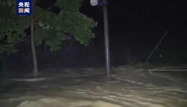 一地突发！88名村民被困！连夜转移