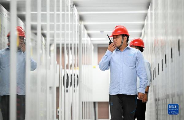 “盐光互补”助力能源结构转型 “盐光互补”助力能源结构转型