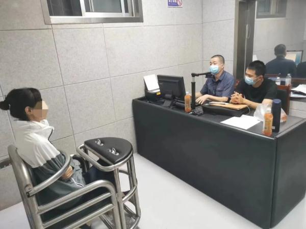 “有本事来抓我啊!”女子在海南行窃后嚣张喊话警方 “有本事来抓我啊!”女子在海南行窃后嚣张喊话警方