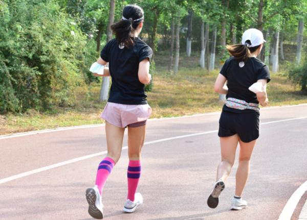 个矮、腿粗、皮肤黑?身体上的这6个“缺陷”,反而让你更健康 个矮、腿粗、皮肤黑?身体上的这6个“缺陷”,反而让你更健康