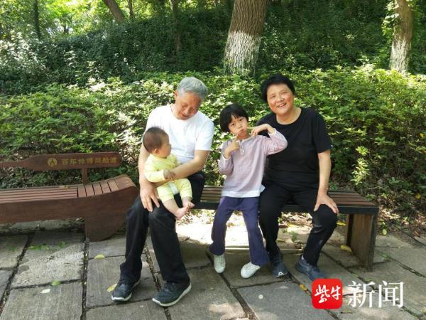 老母亲是侦察兵出身?女子半夜起来替两闺女拍蚊子,走出158步“吓坏”老母亲 老母亲是侦察兵出身?女子半夜起来替两闺女拍蚊子,走出158步“吓坏”老母亲