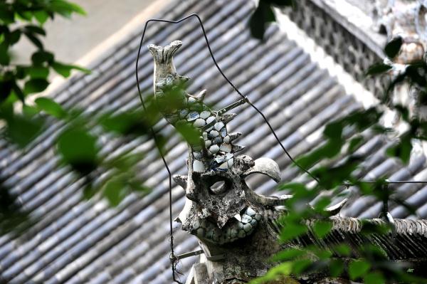 贴崖悬空而建 探访贵州最大的古建筑群