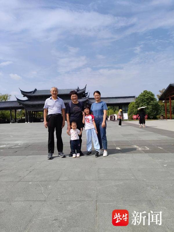 老母亲是侦察兵出身?女子半夜起来替两闺女拍蚊子,走出158步“吓坏”老母亲 老母亲是侦察兵出身?女子半夜起来替两闺女拍蚊子,走出158步“吓坏”老母亲