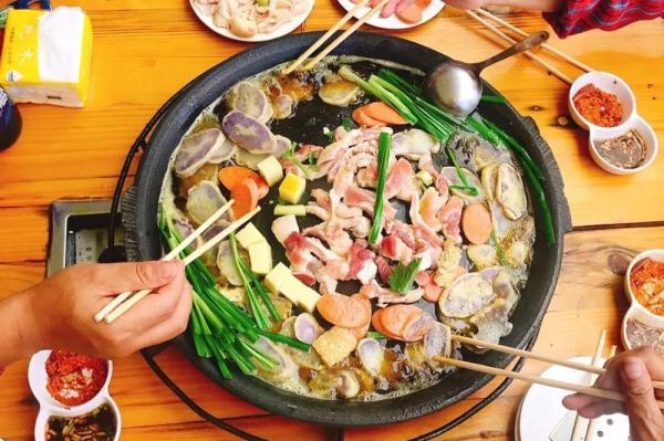 坐着高铁看凉都丨这条“避暑高铁”，带你驶进19°C的夏天