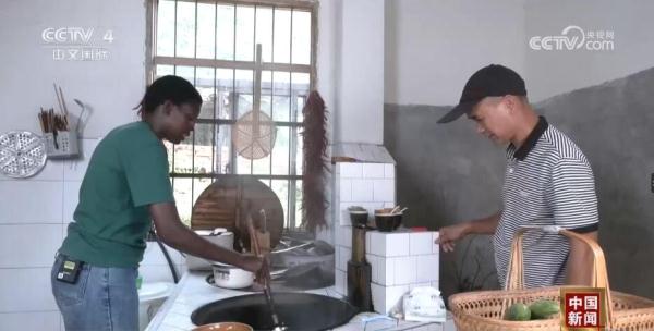 粉丝千万的“非洲李子柒”带动“电商兴农” 新业态激发美丽乡村新活力 粉丝千万的“非洲李子柒”带动“电商兴农” 新业态激发美丽乡村新活力