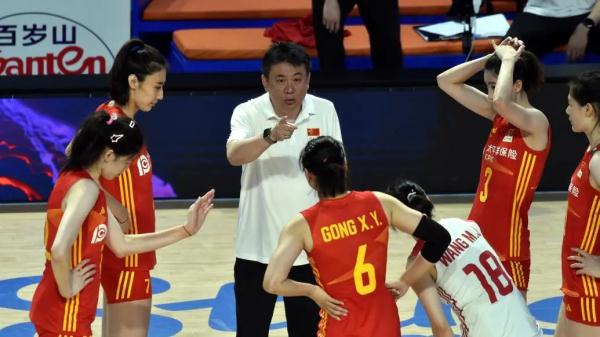 专访｜从稚嫩走向成熟，蔡斌希望女排姑娘“咬牙顶住”