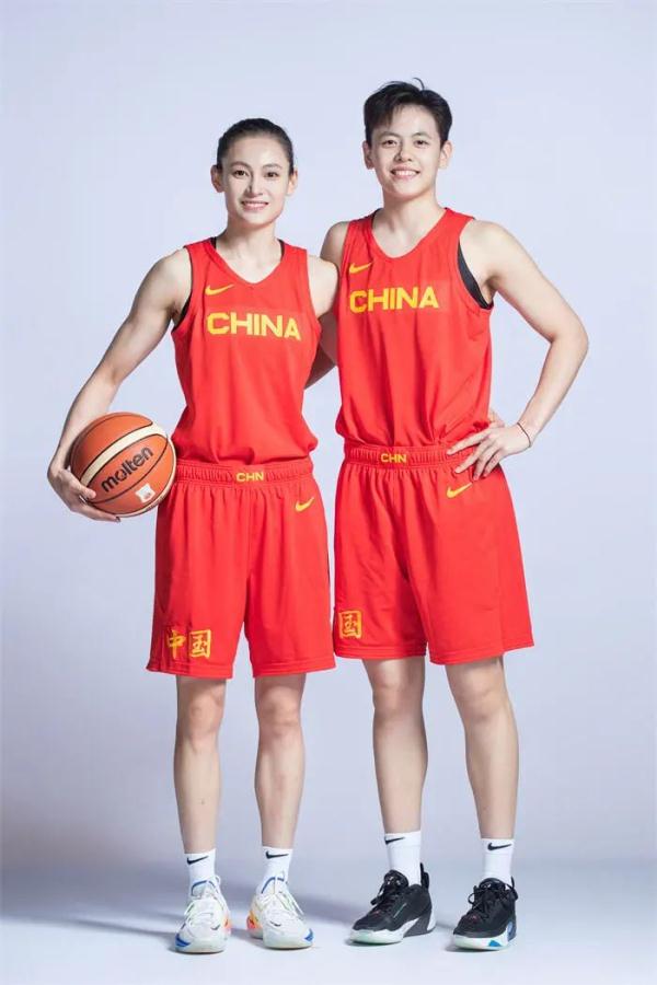 骄傲！夺冠！昆明超强姐妹花“顶峰相见”