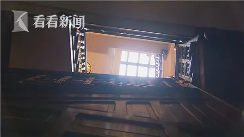 网传Prada总部上海荣宅起火? 上海消防：系路边电表箱起火