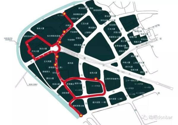 排队2小时!外滩每晚大排长龙,不断有人加入,工作人员:"别排了"… 排队2小时!外滩每晚大排长龙,不断有人加入,工作人员:"别排了"…