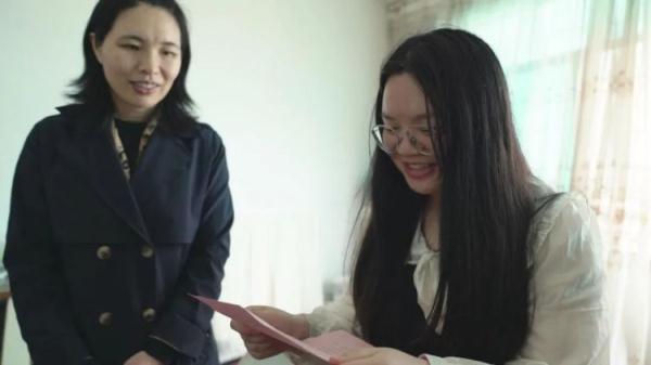 父母双亡，考研上岸后痛哭……她收到了录取通知书