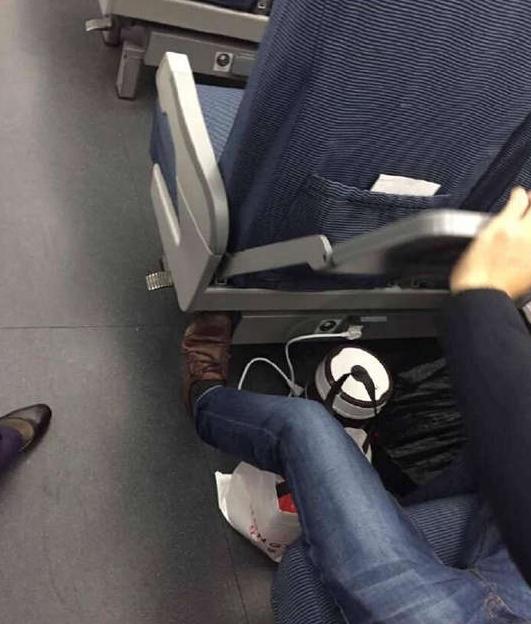 大爷坐高铁用电饭煲？铁路部门回应