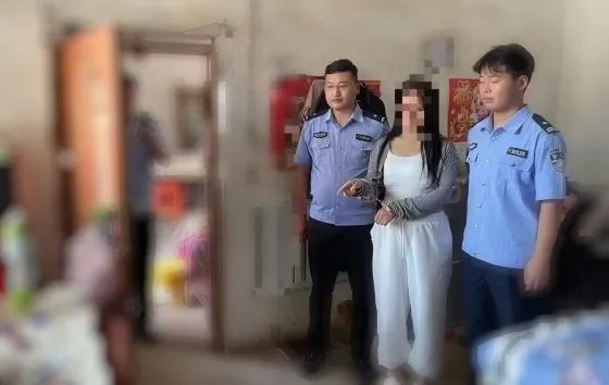 女子入室偷盗，钱、烟、首饰全要！