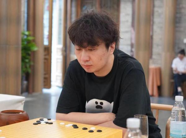 中国围棋国手赛：柯洁逆转党毅飞夺得挑战者资格