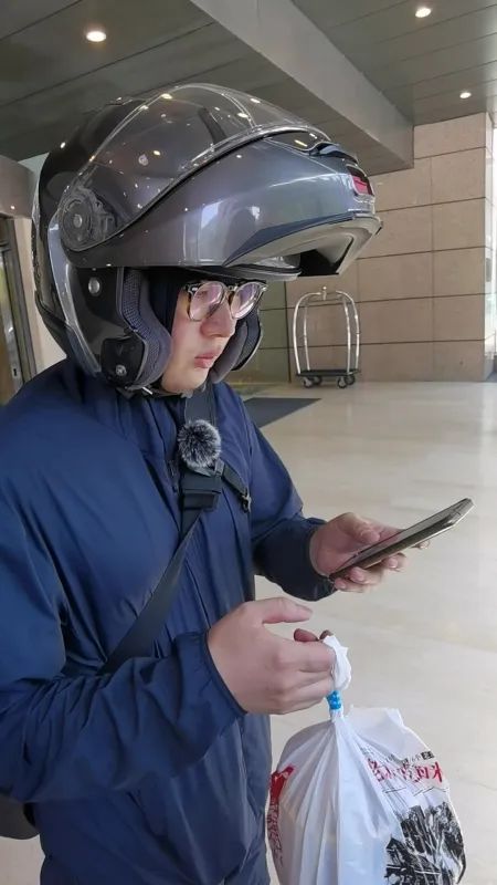 刚送完两单账号就被暂停！高温天，记者体验外卖骑手的一天