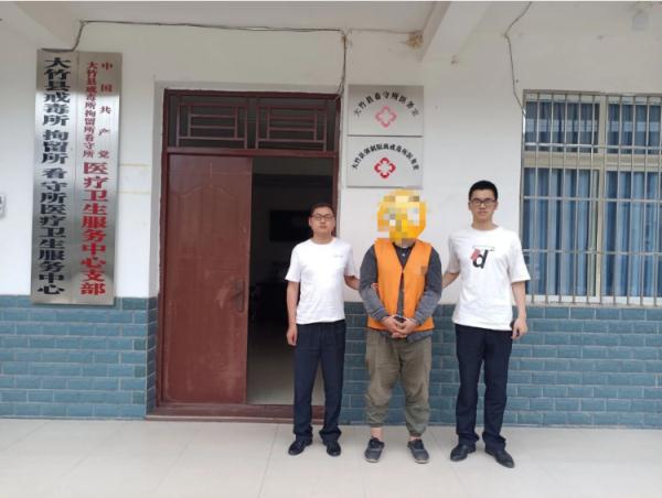 窃贼苦读《三十六计》，民警：束手就擒为上策！