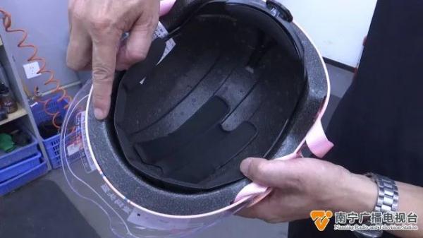 别戴错了！电动车头盔“新国标”施行