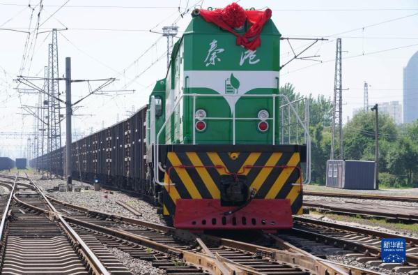 河北秦皇岛港新能源1号机车上线运行 河北秦皇岛港新能源1号机车上线运行