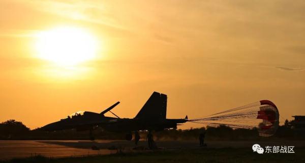 战鹰列阵！锤炼全时域全天候作战硬功