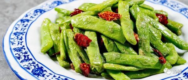 据说，浙江人最近的饭桌都长这样？有网友问：还要吃多久？