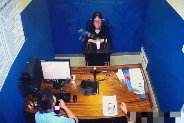 超市是你家，东西随便拿？不差钱的她，在上海超市专偷昂贵生鲜