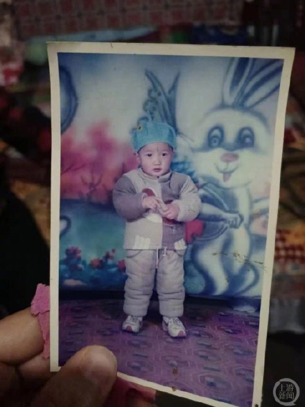 陕西警方帮河北小伙找到亲生父母，被拐24年后他曾意外找到人贩子