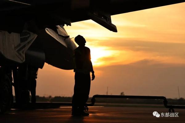 战鹰列阵！锤炼全时域全天候作战硬功