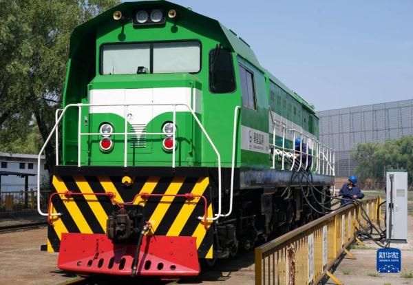 河北秦皇岛港新能源1号机车上线运行 河北秦皇岛港新能源1号机车上线运行