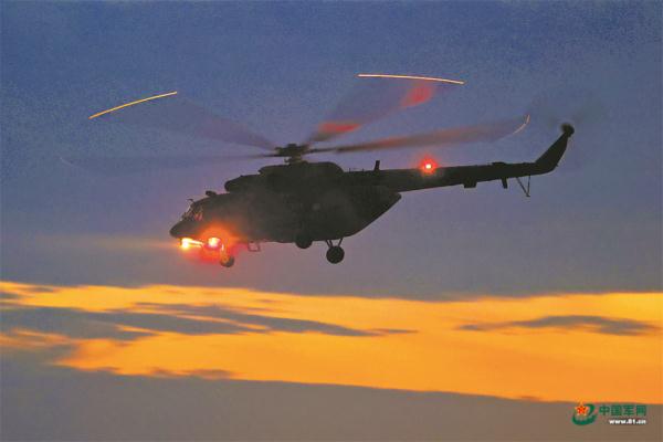 铁翼飞旋啸海天,某陆航旅开展实兵实弹演练 铁翼飞旋啸海天,某陆航旅开展实兵实弹演练