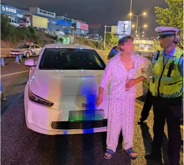 酒驾被查崩溃大哭：“跟老婆吵架了，我出来找她.......”