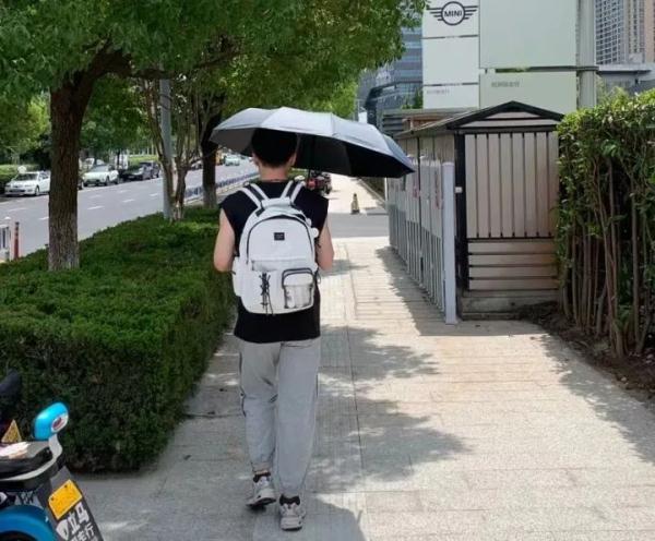 热热热！有店铺狂卖30万件！00后男生：用它有什么羞耻…医生提醒