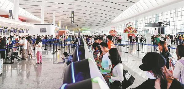 创历史同期新高！成都航空枢纽上半年运送旅客3458.9万人次