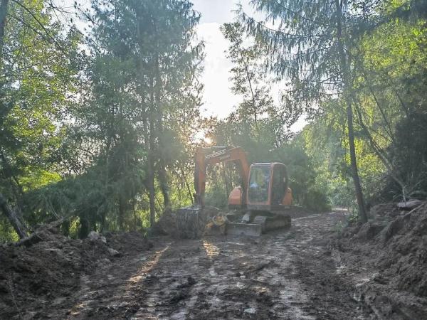 直击万凉铁路抢修现场：最快两三个月修好坍塌桥墩