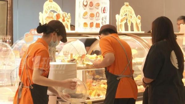 “剩菜盲盒”悄然走红,里面究竟是什么? “剩菜盲盒”悄然走红,里面究竟是什么?