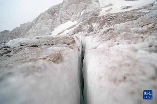 新时代中国调研行·长江篇丨玉龙雪山上的一片雪花,长江里的一滴水 新时代中国调研行·长江篇丨玉龙雪山上的一片雪花,长江里的一滴水