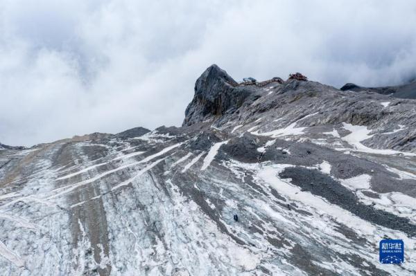 新时代中国调研行·长江篇丨玉龙雪山上的一片雪花,长江里的一滴水 新时代中国调研行·长江篇丨玉龙雪山上的一片雪花,长江里的一滴水