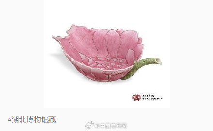 它既是“网红”又是大众脸——粉彩花卉形秋操杯