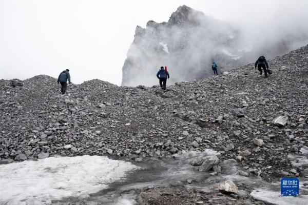 新时代中国调研行·长江篇丨玉龙雪山上的一片雪花,长江里的一滴水 新时代中国调研行·长江篇丨玉龙雪山上的一片雪花,长江里的一滴水