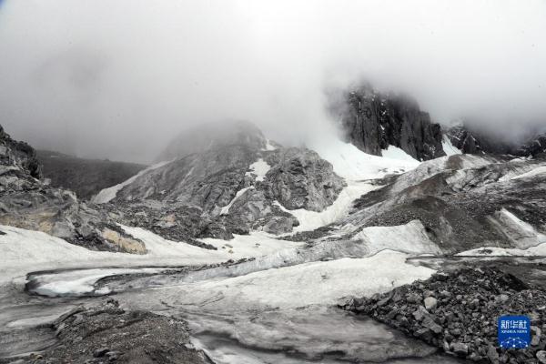 新时代中国调研行·长江篇丨玉龙雪山上的一片雪花,长江里的一滴水 新时代中国调研行·长江篇丨玉龙雪山上的一片雪花,长江里的一滴水